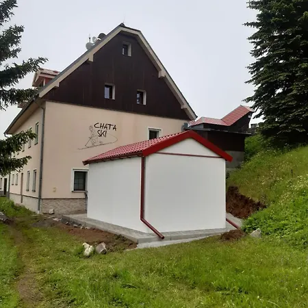 Chata Ski アパート Loučná pod Klínovcem