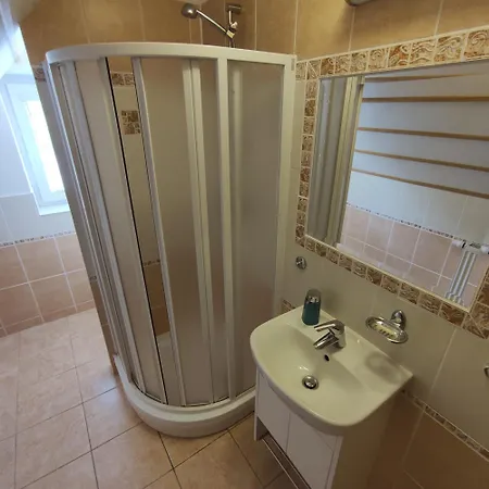 アパート Chata Ski Loučná pod Klínovcem